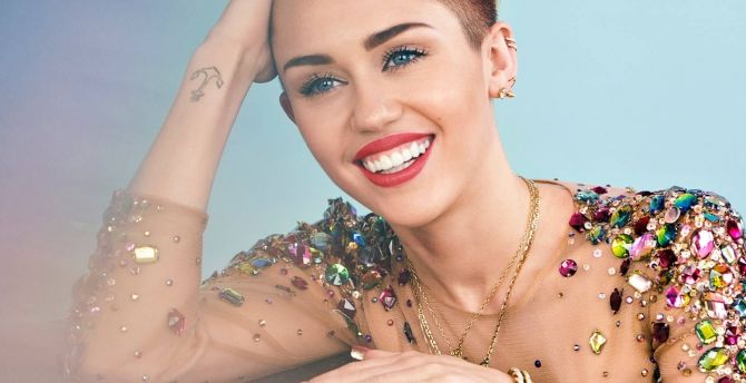 Red lips, smile, Miley Cyrus wallpaper