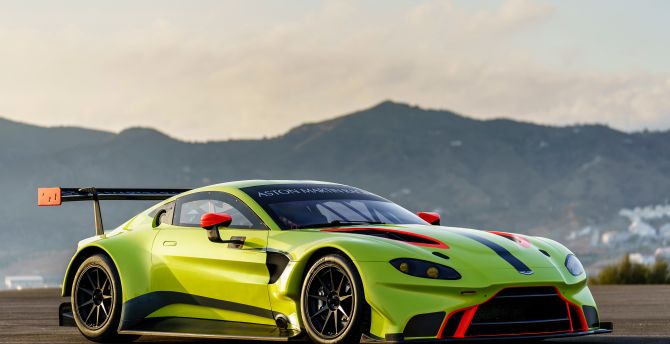 Aston Martin Vantage GTE, race car, 2018 wallpaper