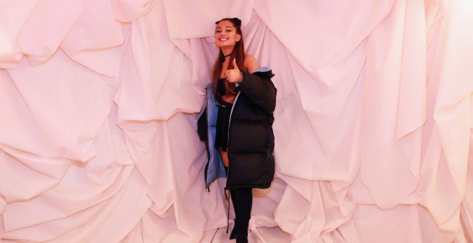 Photoshoot, smile, Ariana Grande wallpaper