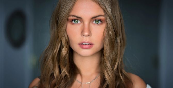 Gorgeous model, Anastasia, green eyes wallpaper