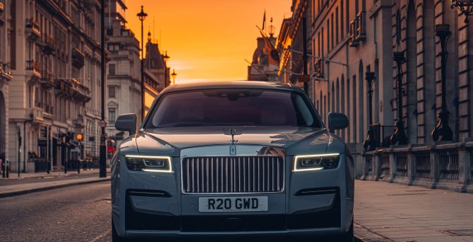 Rolls-Royce Ghost, luxurious car, front-view wallpaper