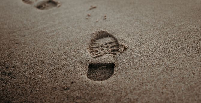 Foot-mark, sand surface wallpaper