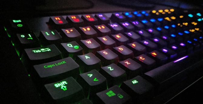 Gaming keyboard, glow, close up wallpaper