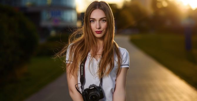 Woman with camera, blonde, outdoor wallpaper