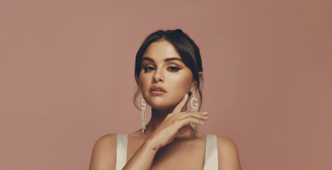 Selena Gomez, Rare Beauty, 2023 wallpaper