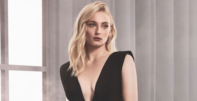 Gorgeous and blonde, Sophie Turner wallpaper