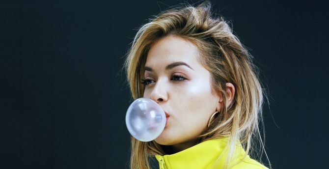 Bubble gum, singer, celebrity, Rita Ora wallpaper