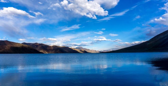 Lake, mountains, sunny day, sky, clouds, nature wallpaper
