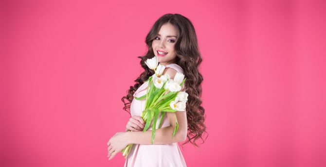 Woman model, smile, tulip bouquet, pretty wallpaper