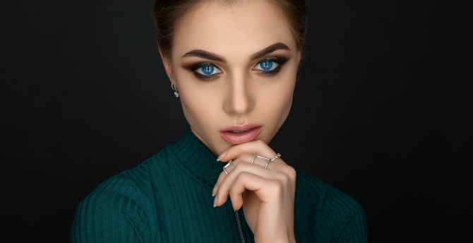 Blue eyes, pretty, woman model wallpaper