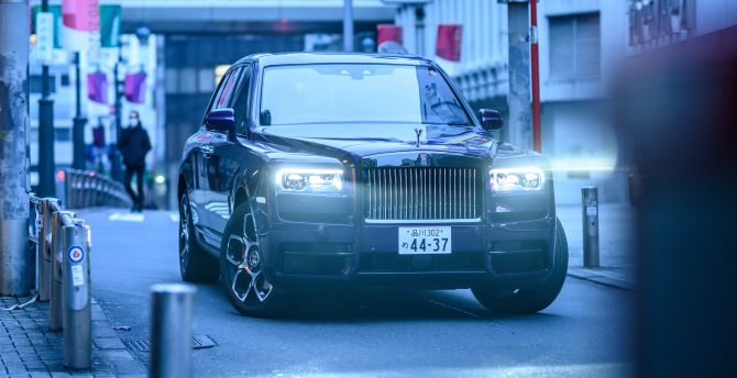 Luxurious car, headlight, Rolls-Royce Cullinan wallpaper