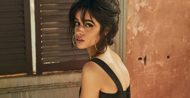 Camila Cabello, beautiful singer, turning back wallpaper