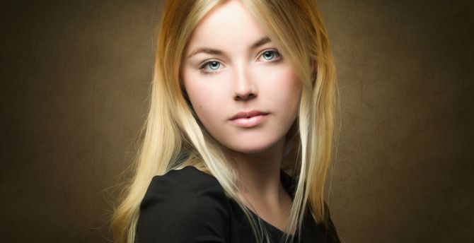 Blonde, beautiful, woman, looking straight wallpaper
