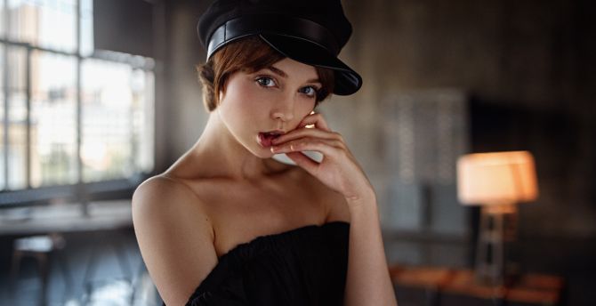Beautiful woman, bare shoulder, black cap wallpaper