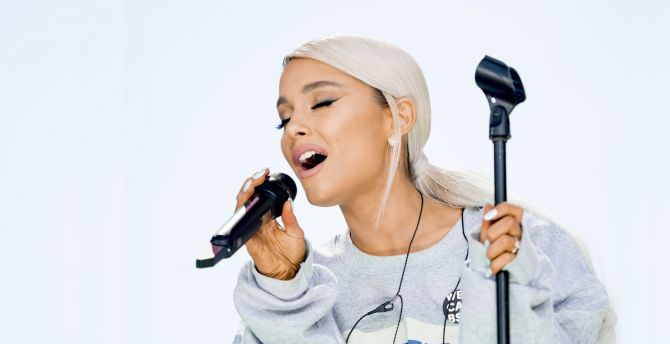 Ariana Grande, singing, beautiful singer, 2018 wallpaper
