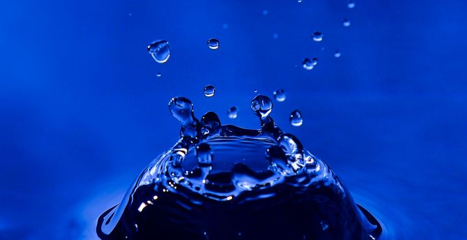 Drops, splash, blue water, close up wallpaper