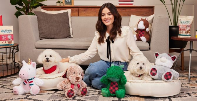 Lucy Hale, with holiday gifts, 2024 wallpaper
