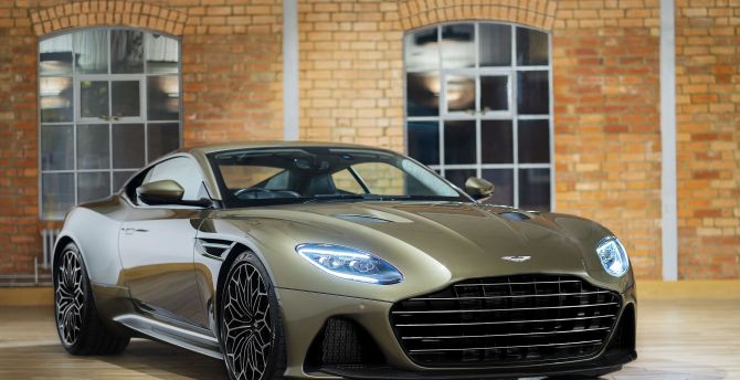 Luxury car, Aston Martin DBS Superleggera, luxurious green wallpaper