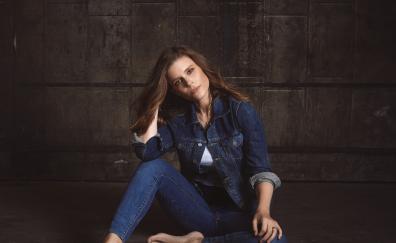 Pretty actress, jeans outfit, Kate Mara, 2023