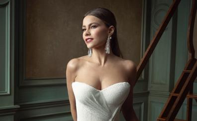 Beautiful, white dress, Sofía Vergara
