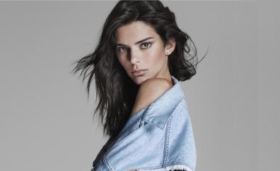 Kendall Jenner, famous model, 2020