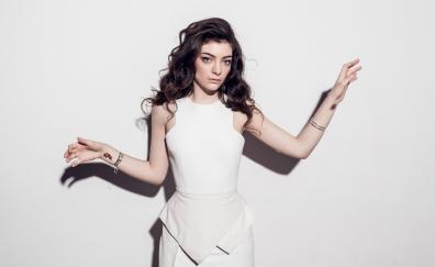Lorde, white dress, pretty singer