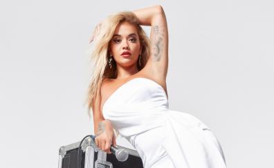 Pretty singer, Rita Ora, white dress
