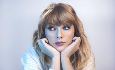 Looking away, beautiful, blue eyes, Taylor Swift