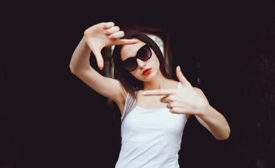 Woman, white t-shirt, model, sunglasses