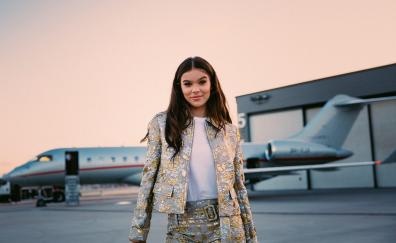 Smile, famous actress, Hailee Steinfeld