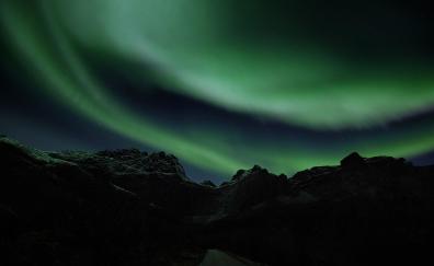 Northern lights, cliffs of mountains, silhouette