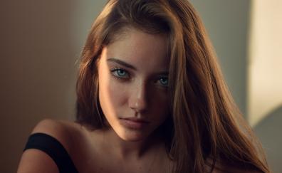 Pretty, green eyes, woman model