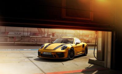 Golden car, Porsche 911 GT3