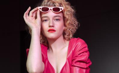 Actress, Julia Garner, sunglasses, 2019