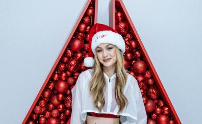 Gigi Hadid, reebok, Christmas event, smile
