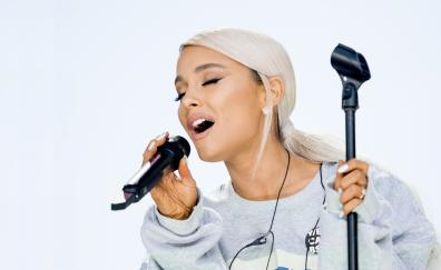 Ariana Grande, singing, beautiful singer, 2018